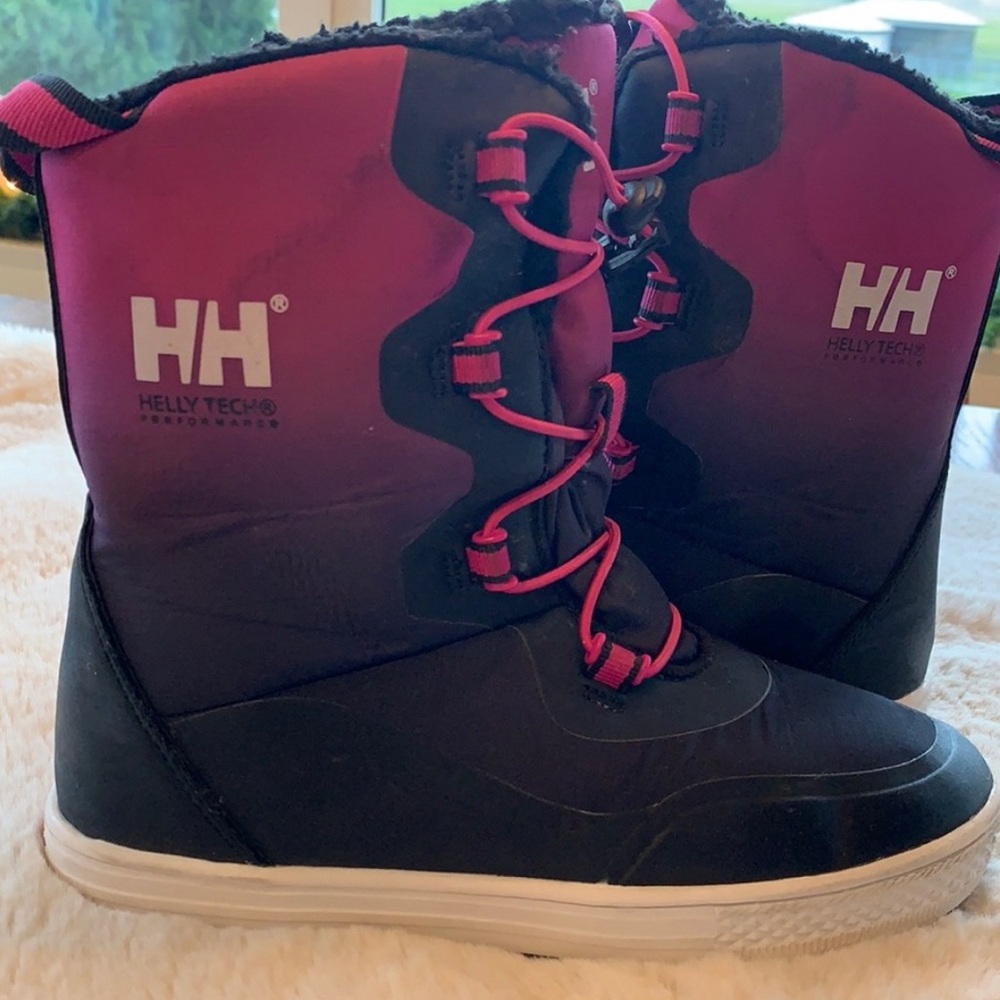 Helly Hanson Youth size 4
